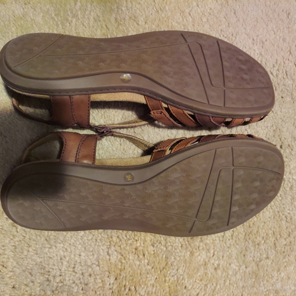 Earth origins like new karache soft leather sandals - Picture 4 of 4
